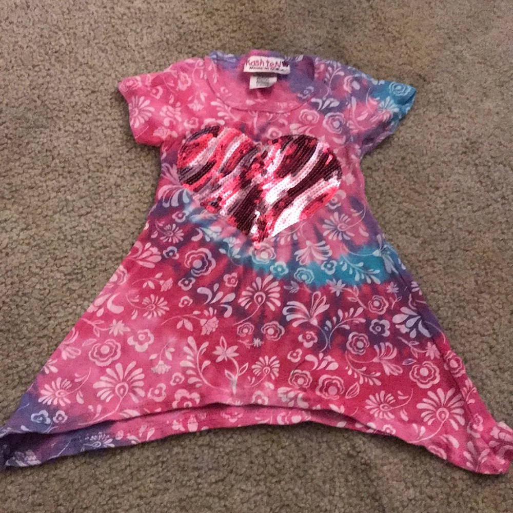 Asymmetrical shirt and leggings